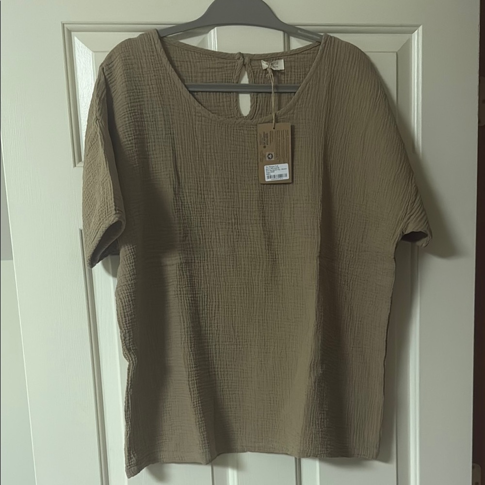 The simple folk muslin top